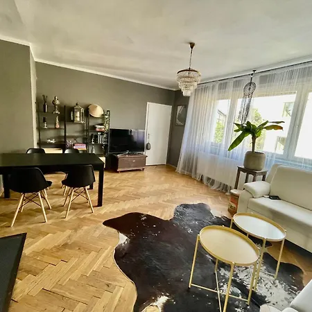 Good Times Apartment *